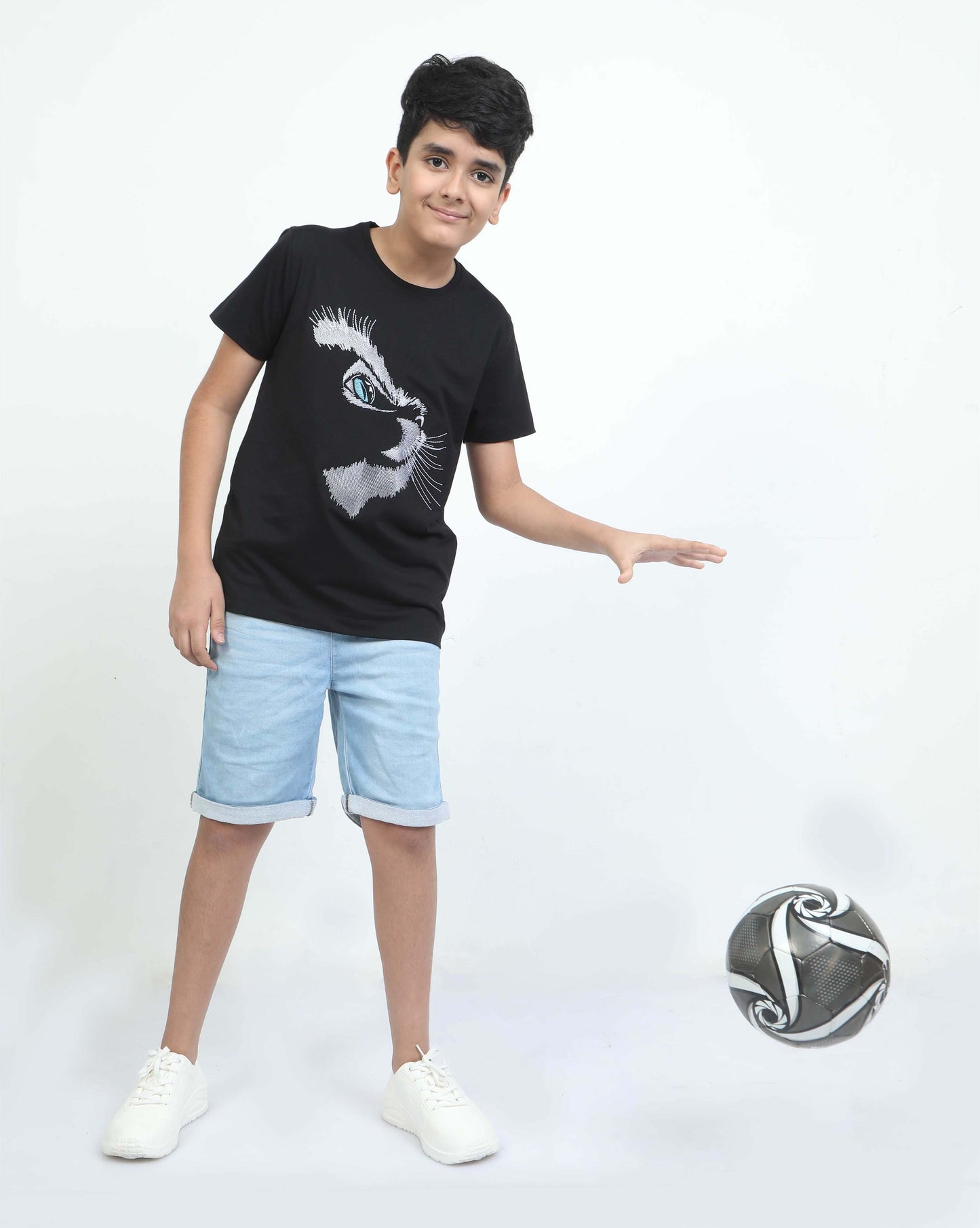 Cat Embroidery Boy's Crew Neck T-Shirt -Black